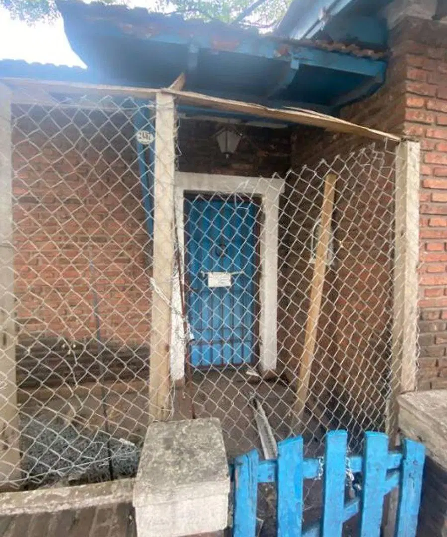 CASA DE 3 AMBIENTES A REFACCIONAR EN VENTA - CASTELAR NORTE 3