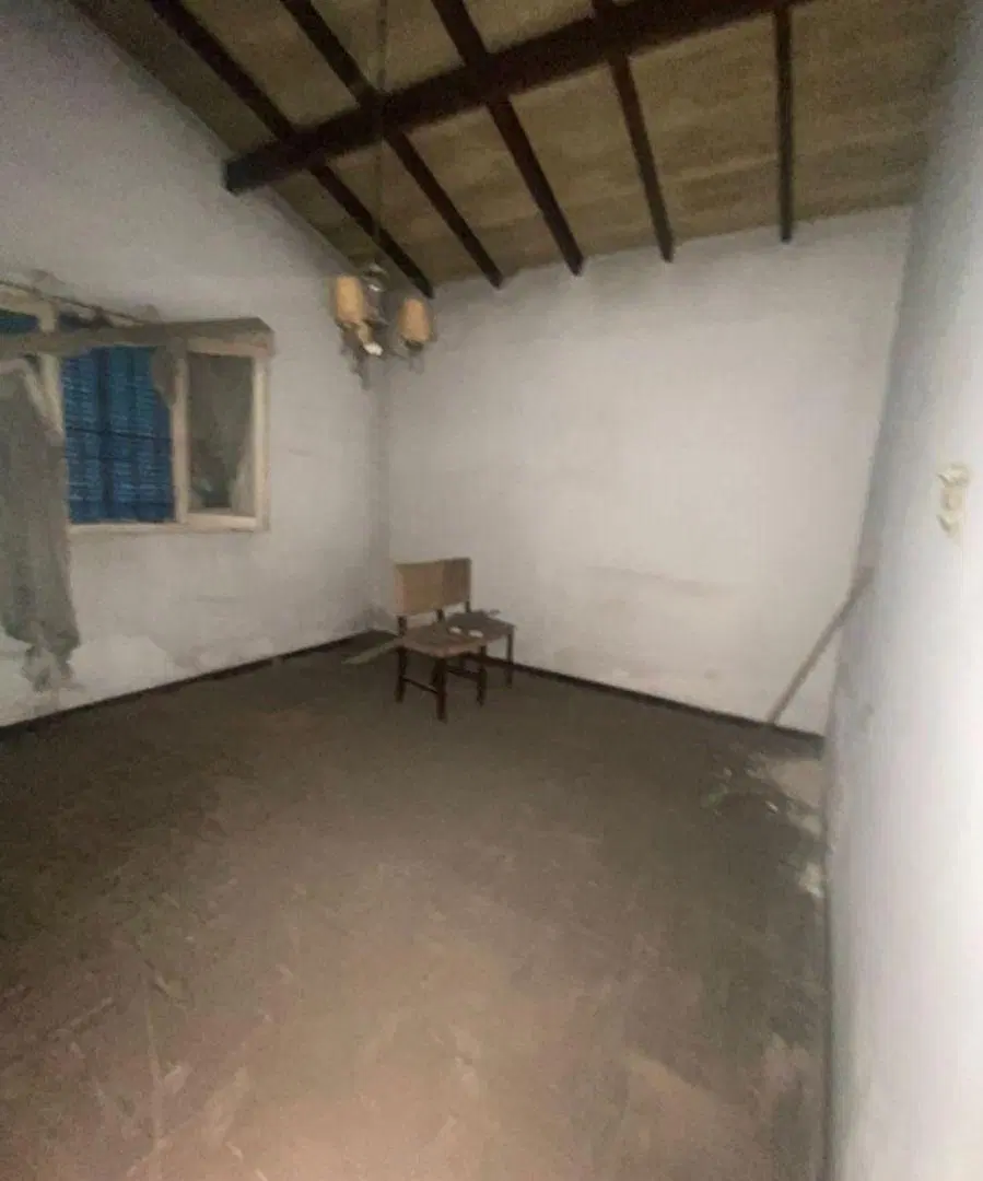 CASA DE 3 AMBIENTES A REFACCIONAR EN VENTA - CASTELAR NORTE 5
