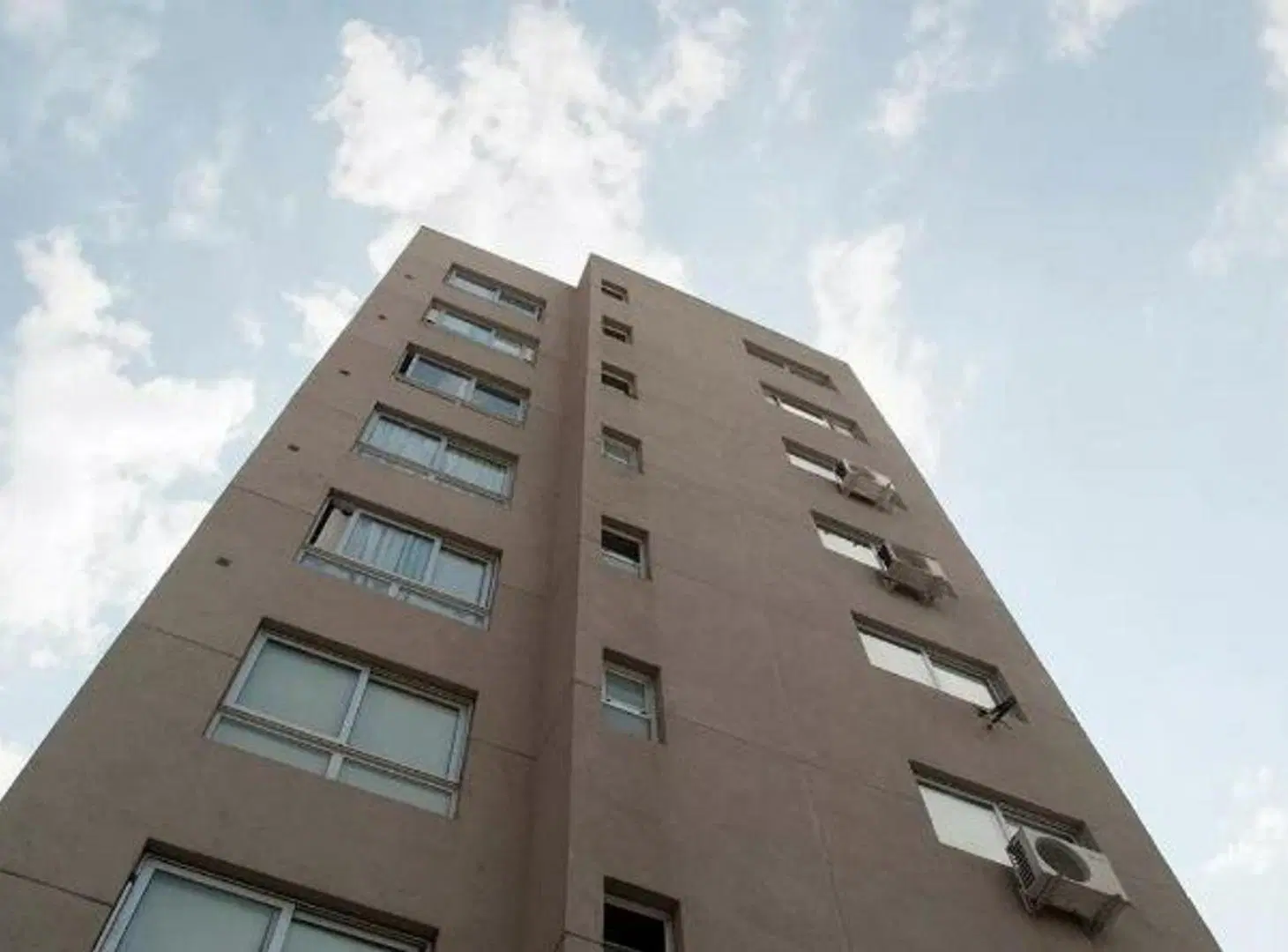 MONOAMBIENTE AL FRENTE EN VENTA - CASTELAR NORTE 2