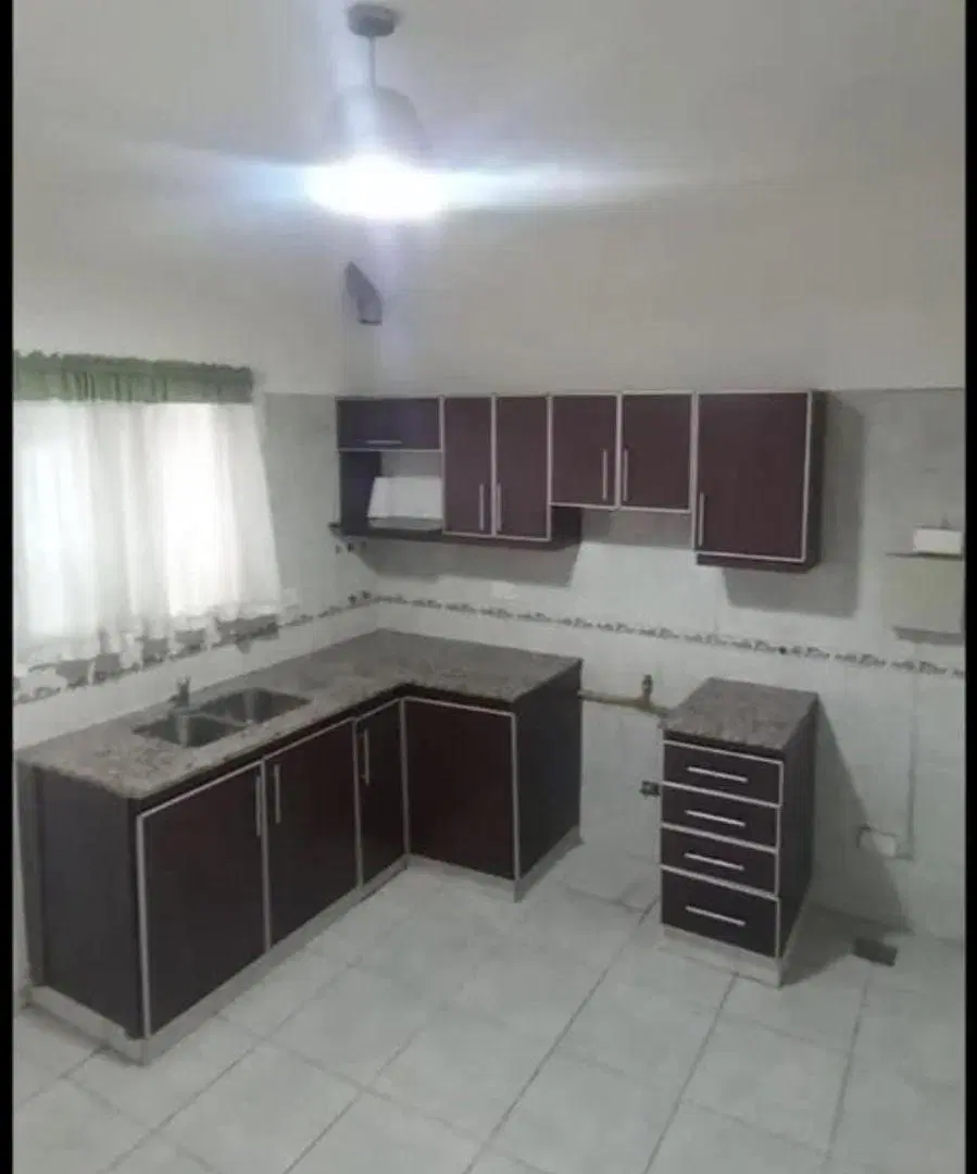 TRIPLEX DE 4 AMBIENTES EN VENTA - PASO DEL REY 3