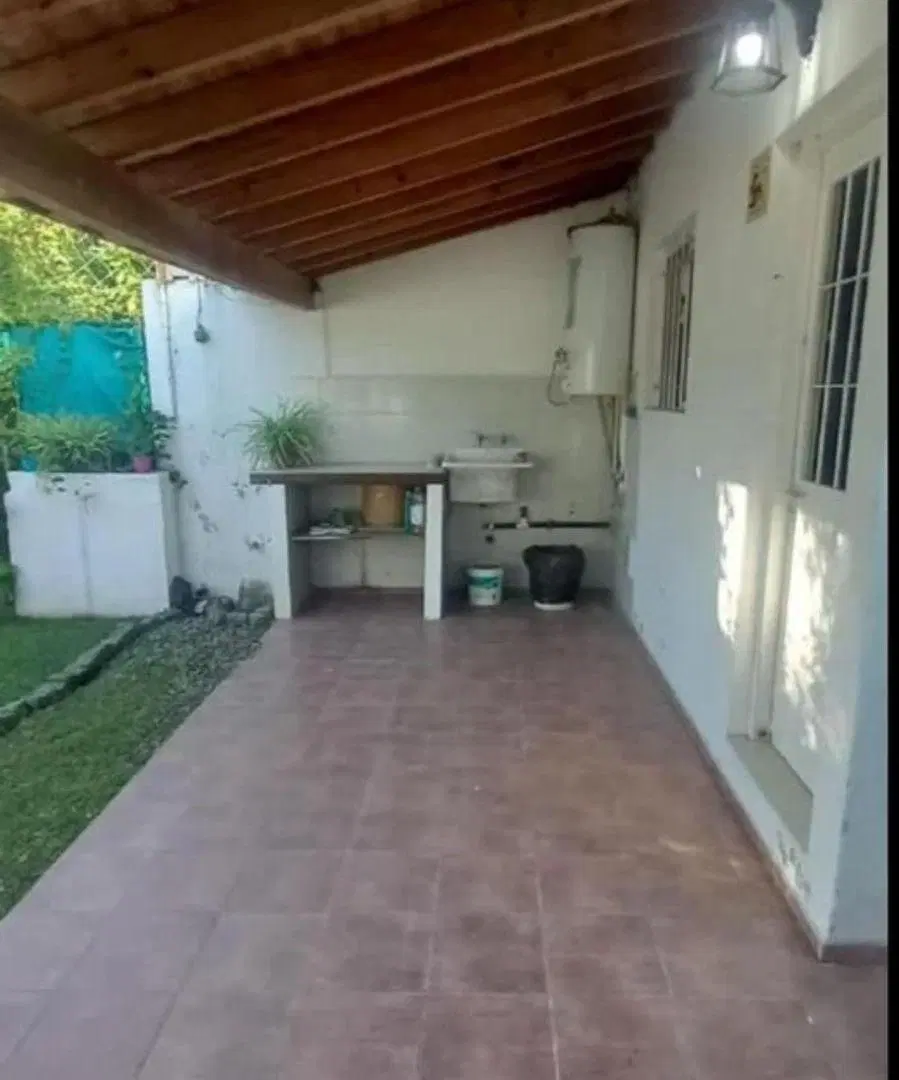 TRIPLEX DE 4 AMBIENTES EN VENTA - PASO DEL REY 5