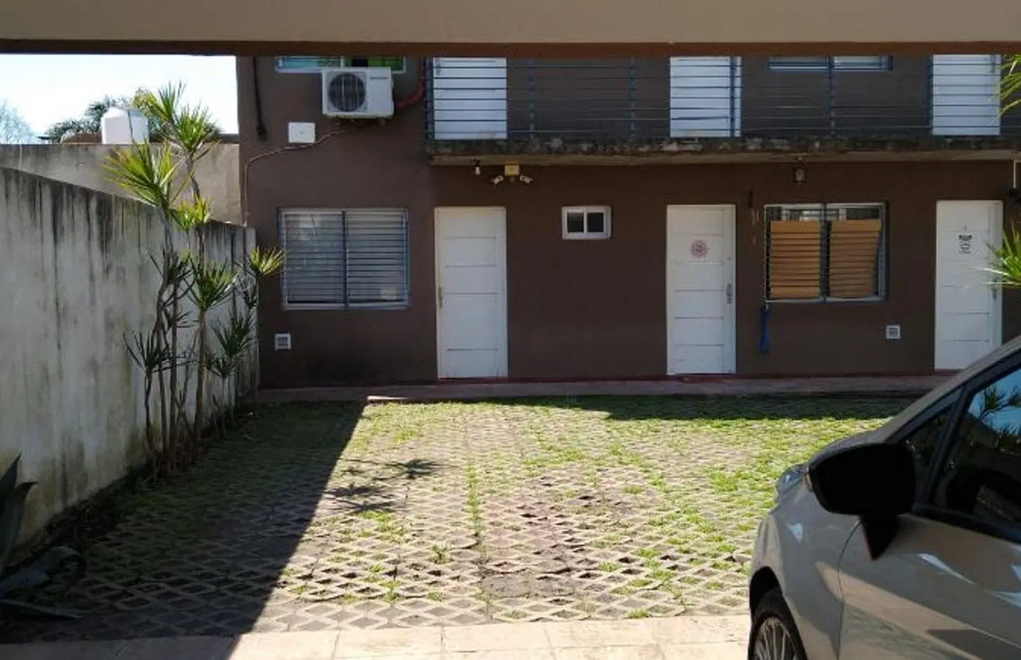 DEPARTAMENTO DE 2 AMBIENTES EN PLANTA BAJA EN VENTA - CASTELAR NORTE 4