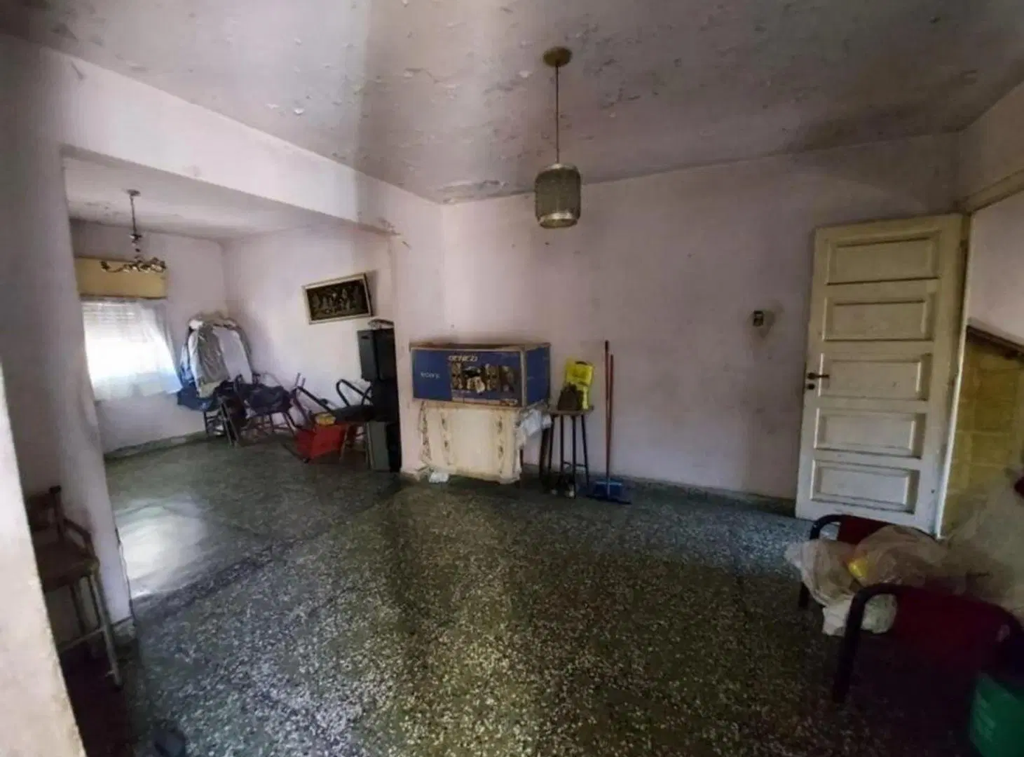 CASA DOS PLANTA DE 4 AMBIENTES - MORON SUR 8