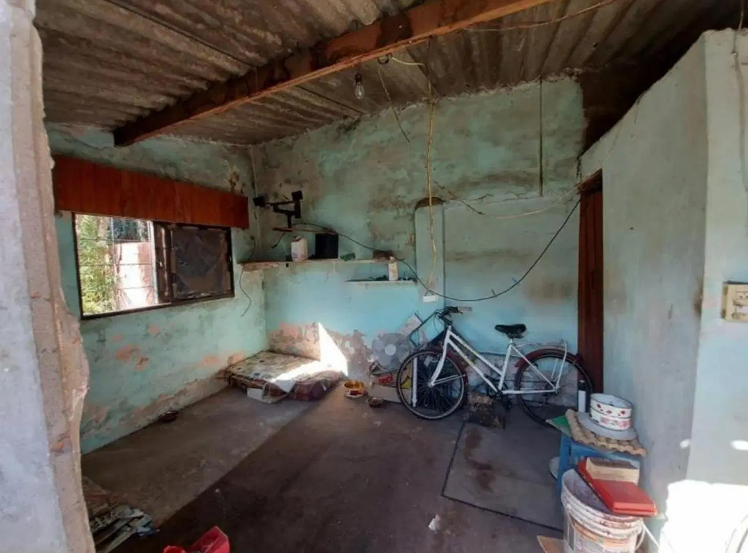 CASA DOS PLANTA DE 4 AMBIENTES - MORON SUR 5