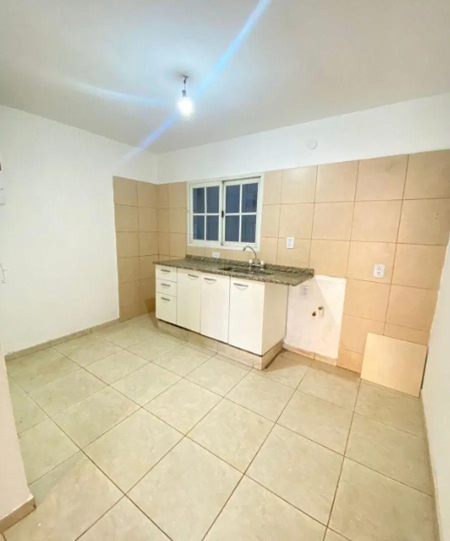 DEPARTAMENTO DE 3 AMBIENTES EN PLANTA BAJA - CASTELAR NORTE 3