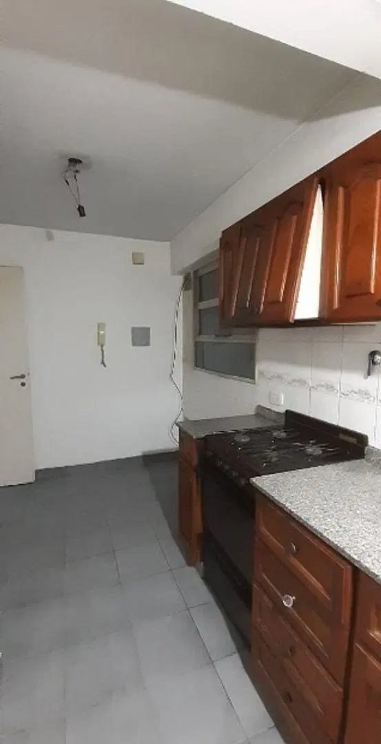 DEPARTAMENTO DE 2 AMBIENTES EN VENTA - MORON CENTRO 2