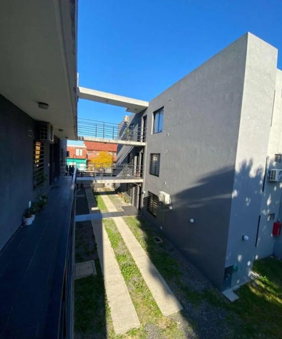 DEPARTAMENTO DE 2 AMBIENTES EN VENTA - MORON SUR 4