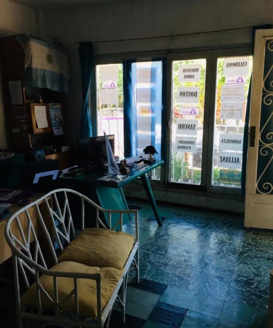 CASA AMERICANA DE 3 AMBIENTES A RECICLAR EN VENTA - VILLA LUZURIAGA 4