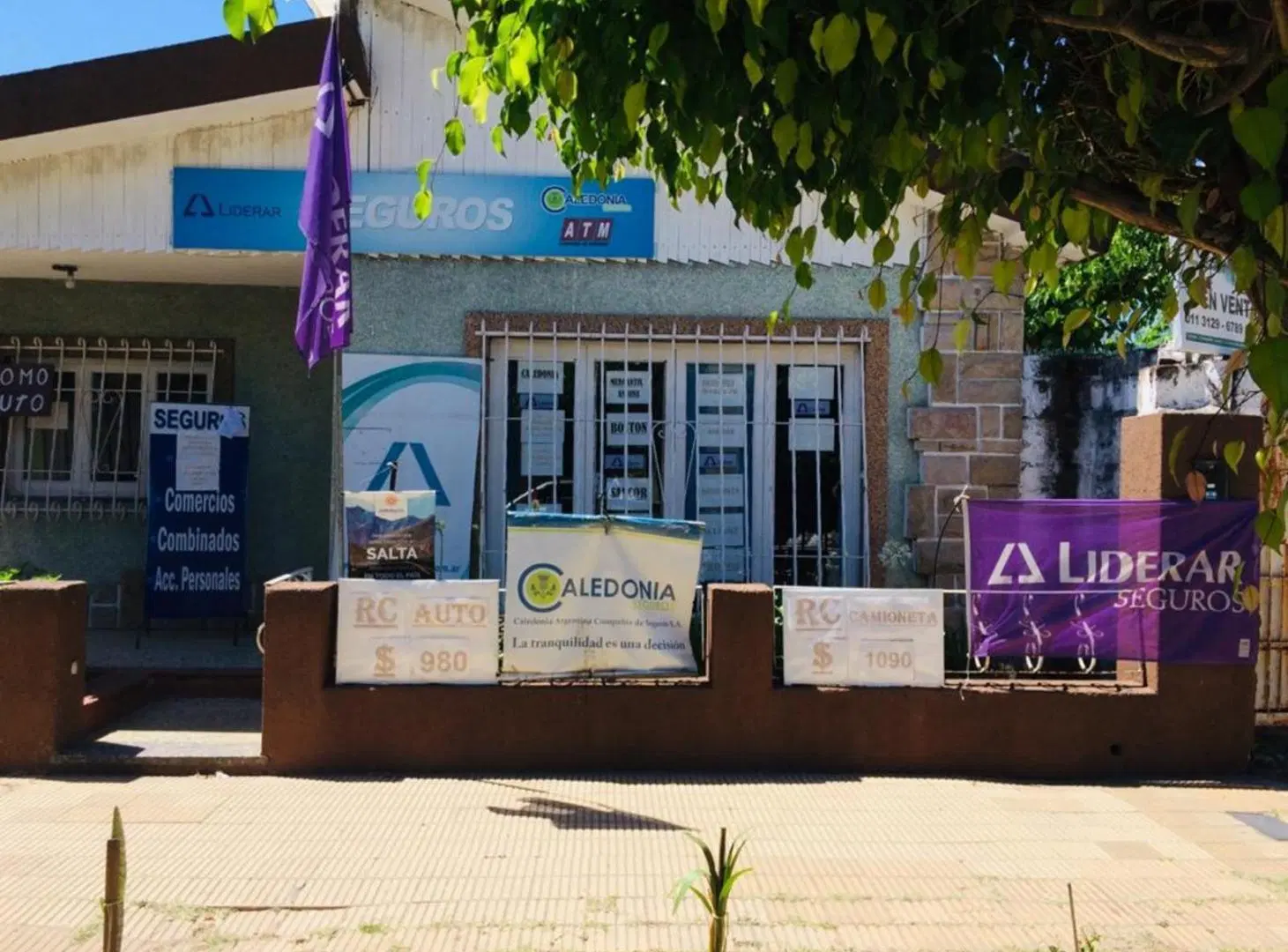 CASA AMERICANA DE 3 AMBIENTES A RECICLAR EN VENTA - VILLA LUZURIAGA 2
