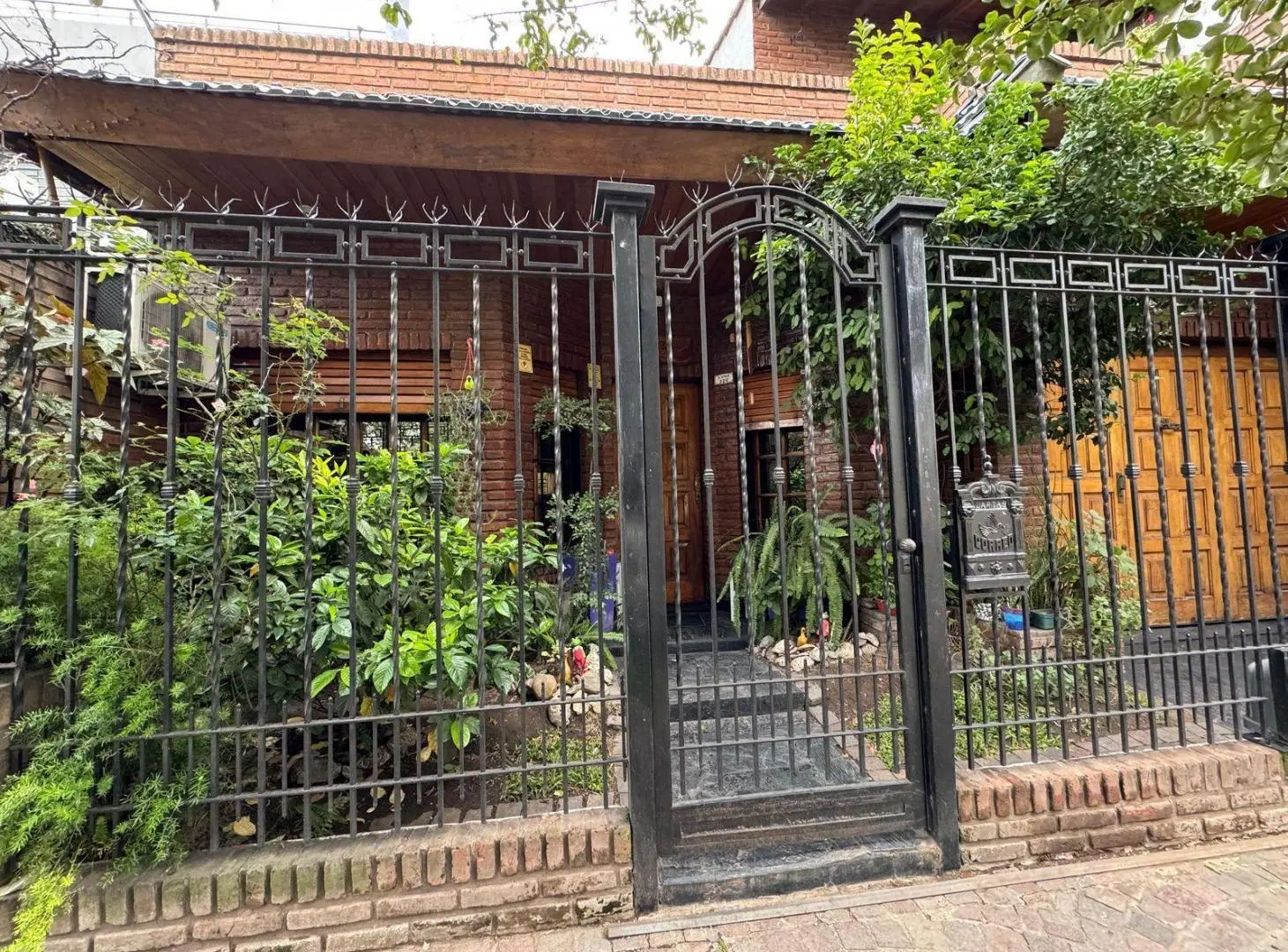 Casa 4 ambientes en Morón Sur 3