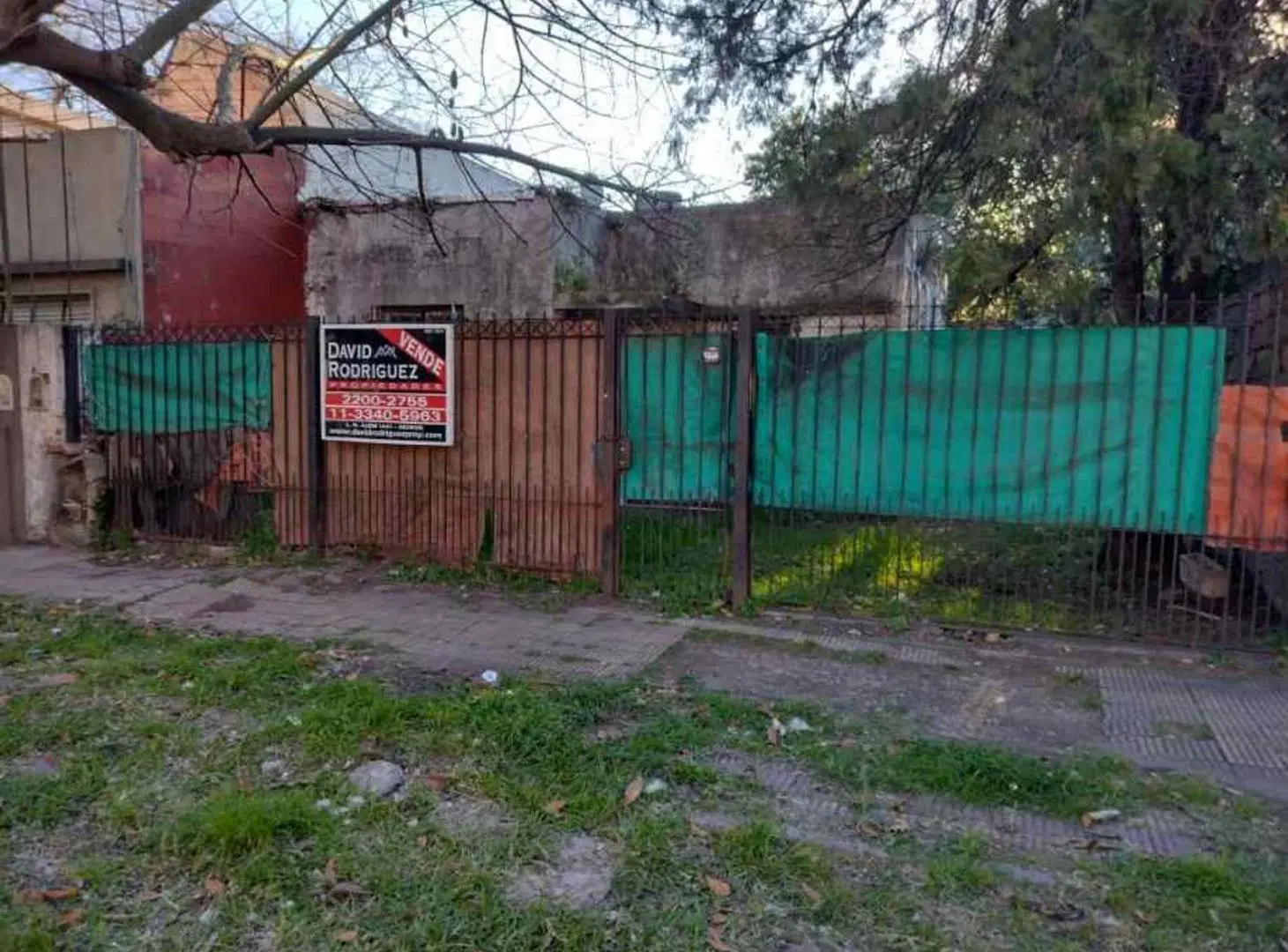 CASA AMERICANA DE 4 AMBIENTES A REFACCIONAR EN VENTA - MORON CENTRO 3