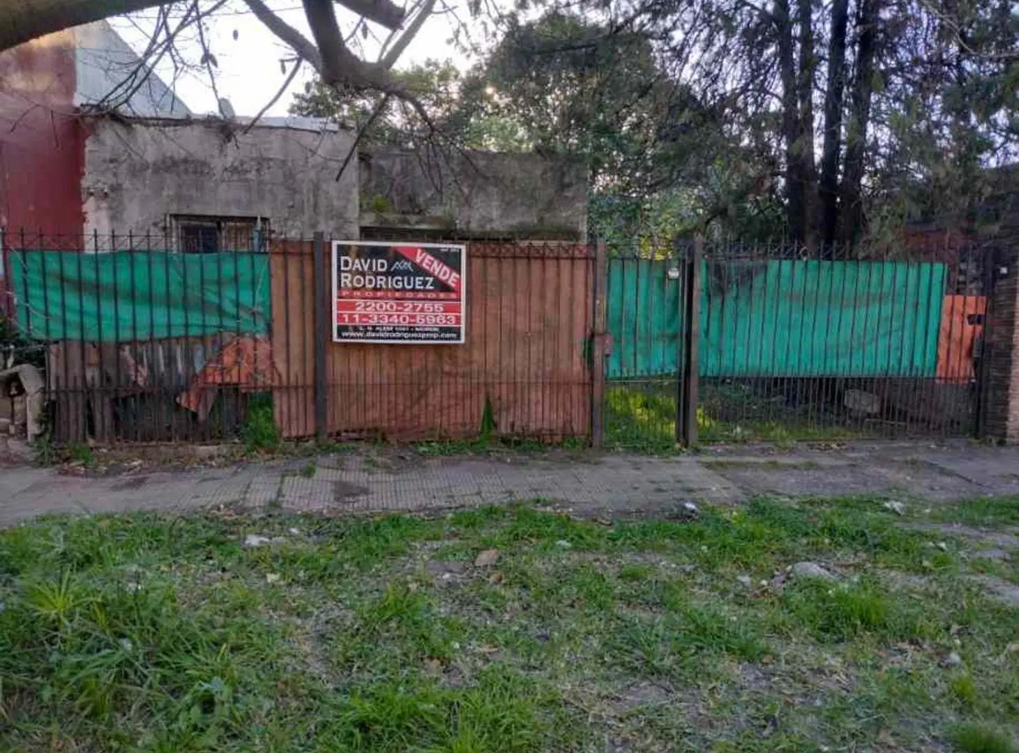 CASA AMERICANA DE 4 AMBIENTES A REFACCIONAR EN VENTA - MORON CENTRO 4