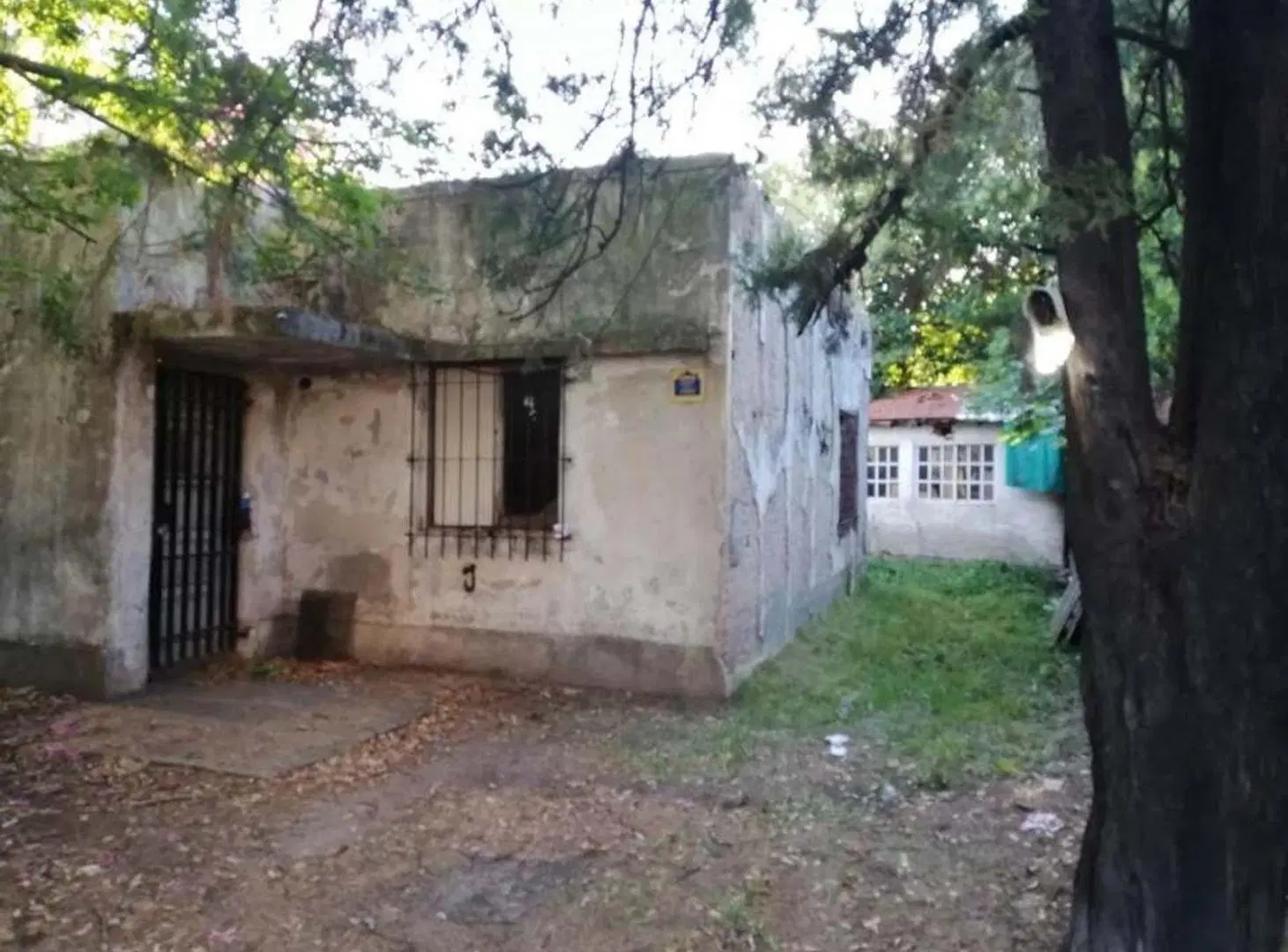 CASA AMERICANA DE 4 AMBIENTES A REFACCIONAR EN VENTA - MORON CENTRO 5