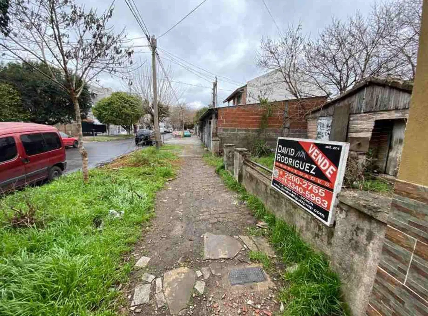 LOTE DE 257 M2 EN VENTA - VILLA LUZURIAGA 4