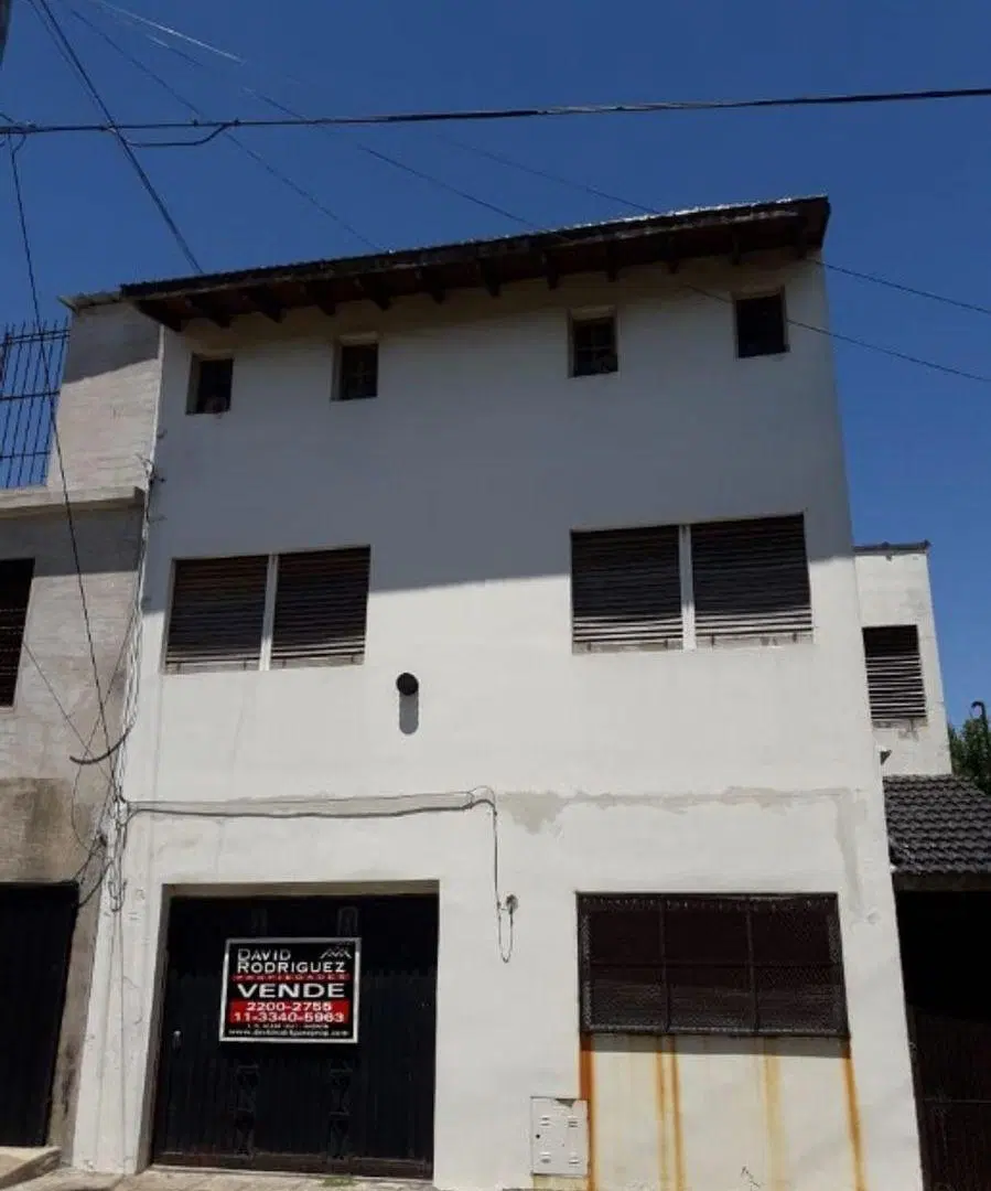 CHALET DE 4 AMBIENTES EN VENTA - MORON 2