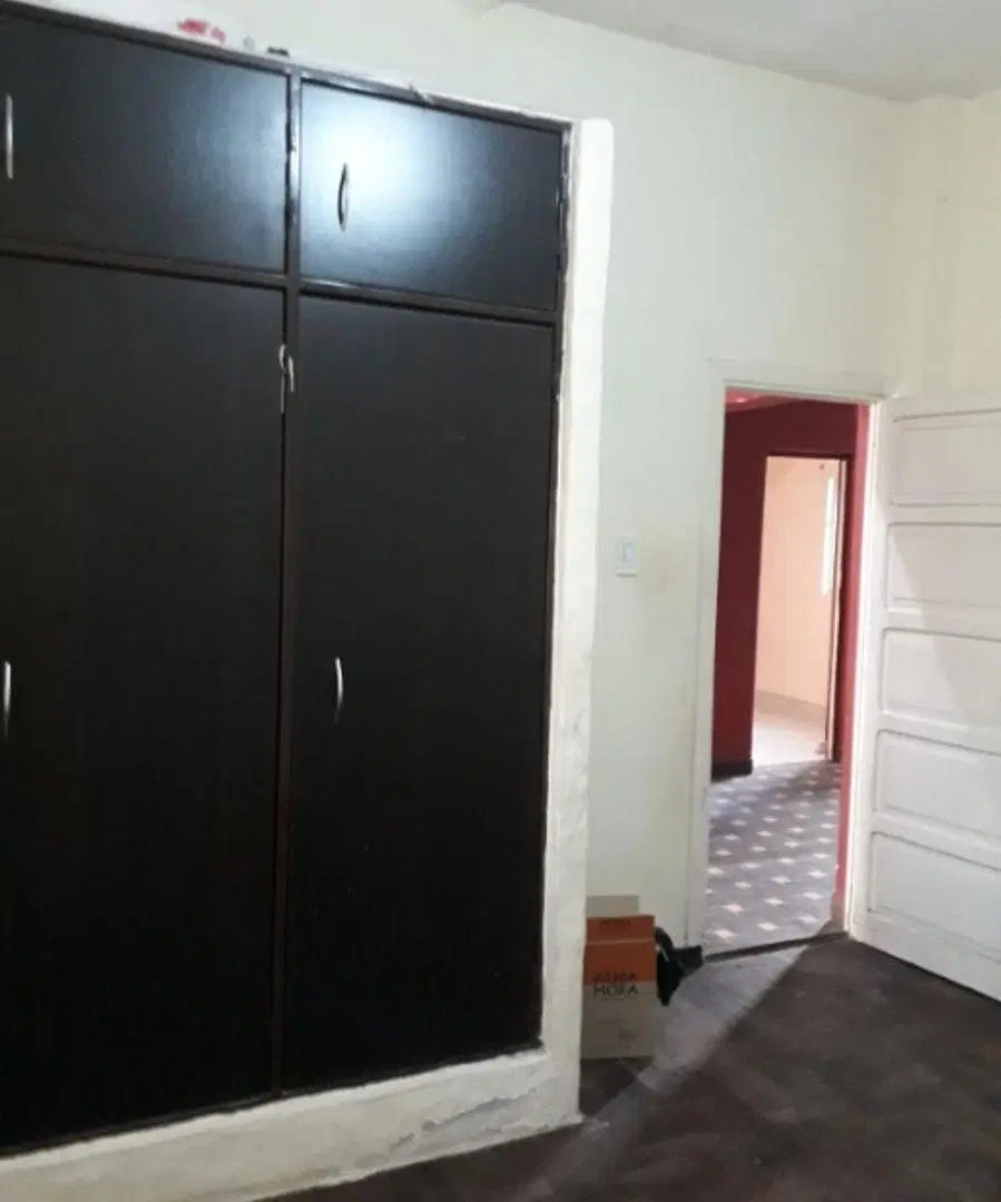 CASA AMERICANA IDEAL DOS FAMILIAS EN VENTA - CASTELAR NORTE 4