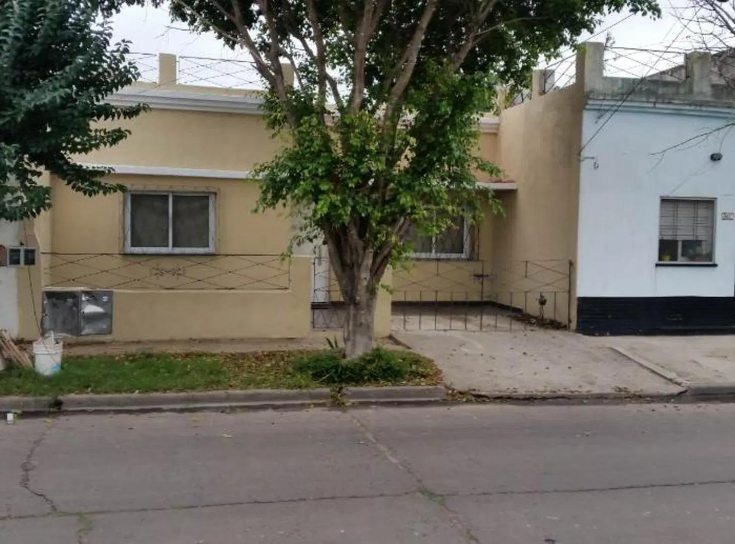CASA AMERICANA IDEAL DOS FAMILIAS EN VENTA - CASTELAR NORTE 8