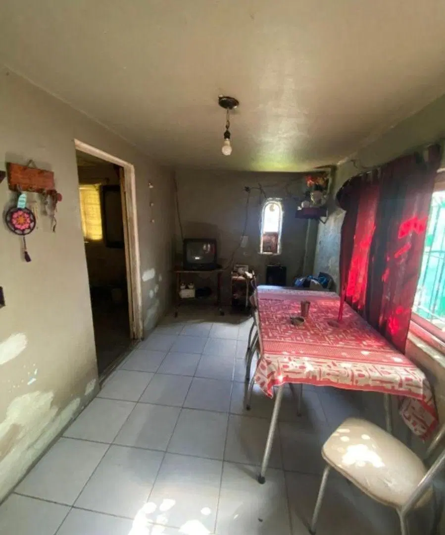 CASA MUTIFAMILIAR EN VENTA - CASTELAR NORTE 2