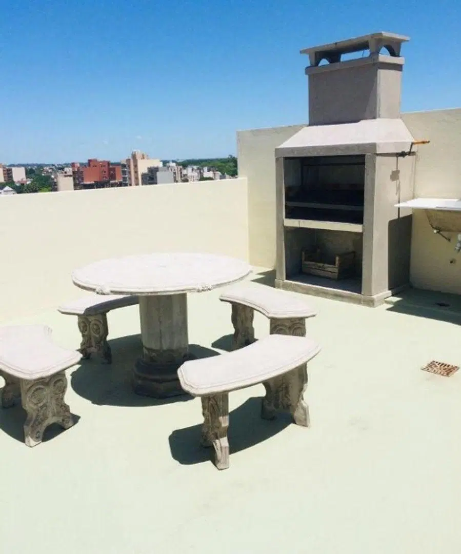 DEPARTAMENTO DE 2 AMBIENTES CON COCHERA EN VENTA - MORON CENTRO 3