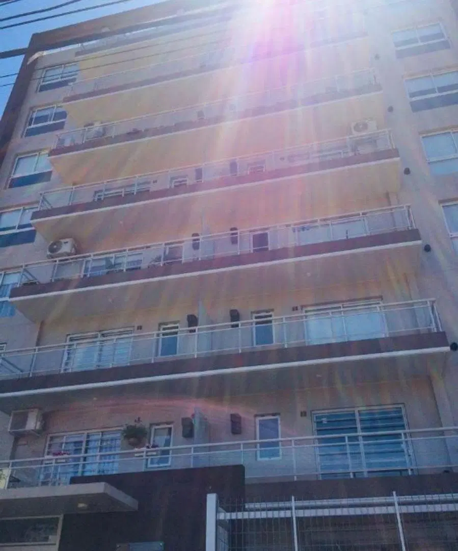 DEPARTAMENTO DE 2 AMBIENTES CON COCHERA EN VENTA - MORON CENTRO 4