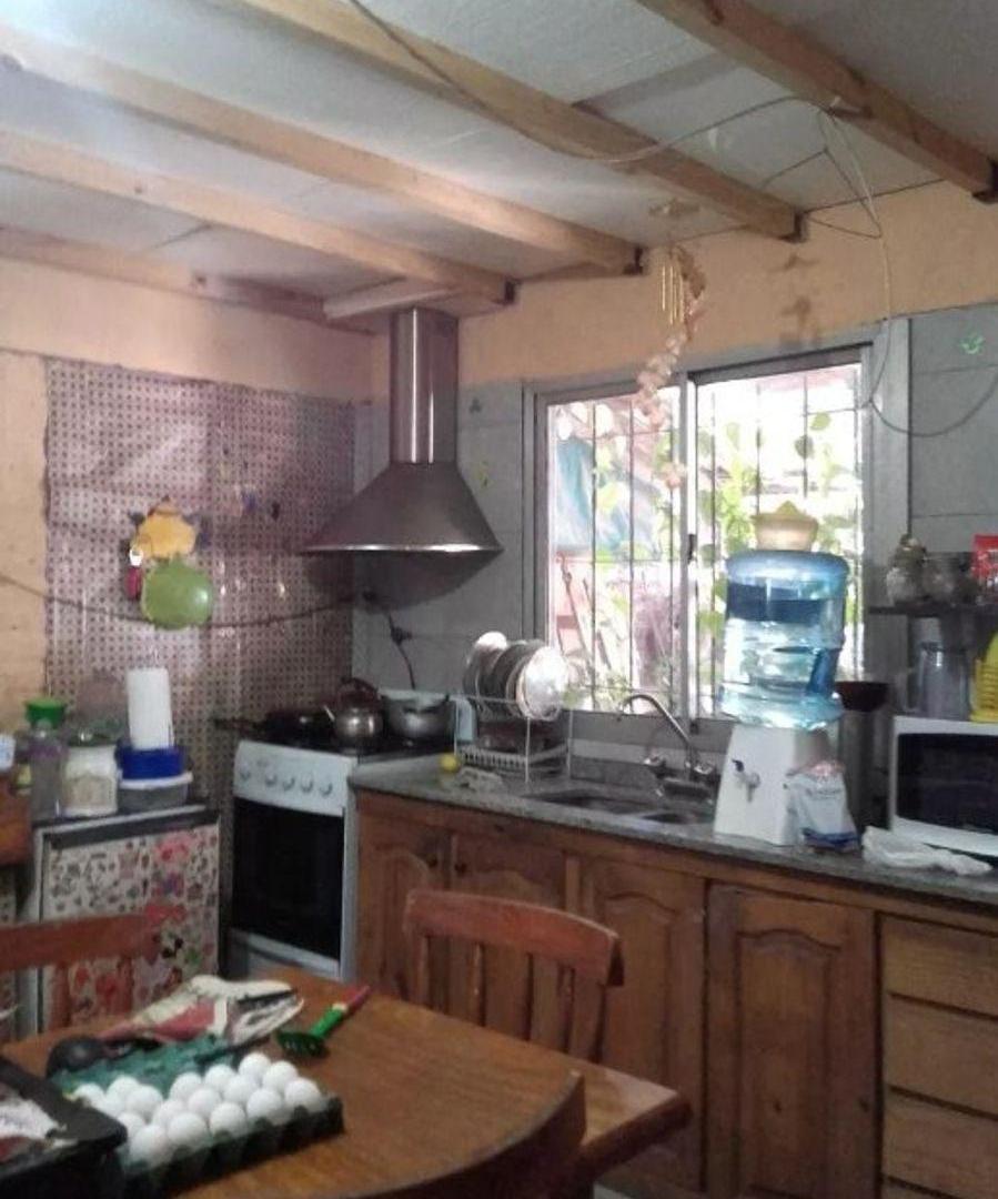 Foto de CASA DE 4 AMBIENTES EN VENTA - CASTELAR SUR, imagen 4