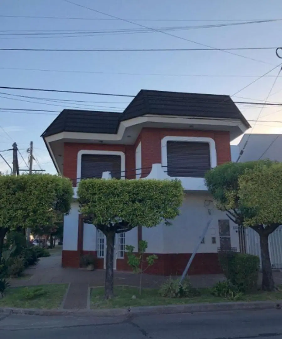 CASA PH DE 5 AMBIENTES EN EXCELENTE CONDICIONES 2