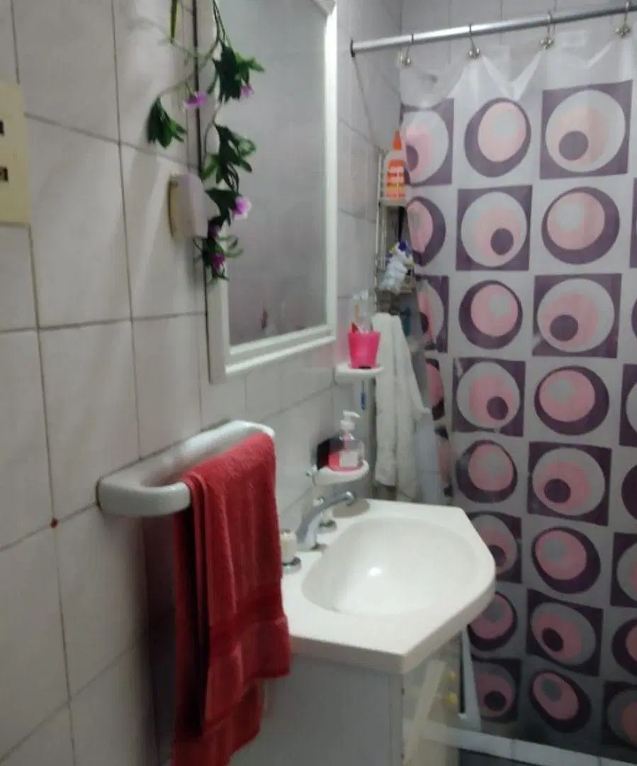 CASA EN VENTA IDEAL PARA 2 FAMILIAS -MORON 4