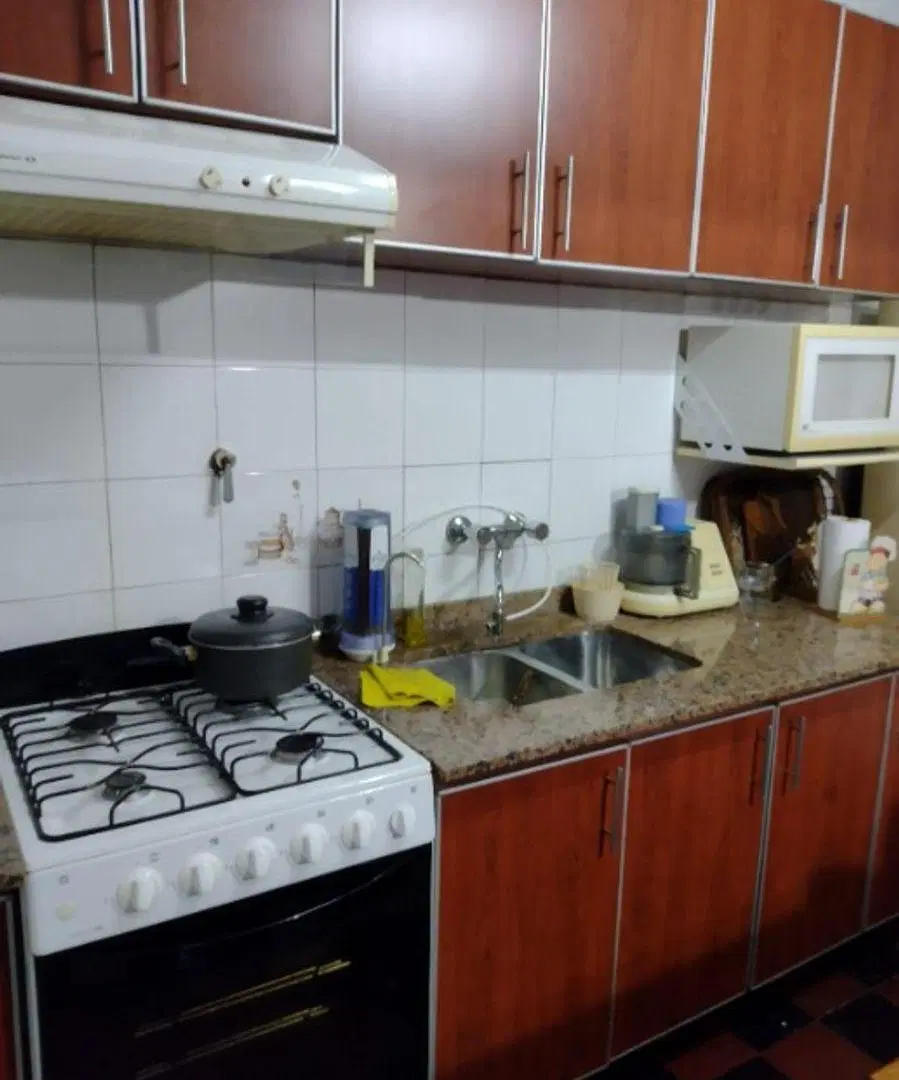 CASA EN VENTA IDEAL PARA 2 FAMILIAS -MORON 8