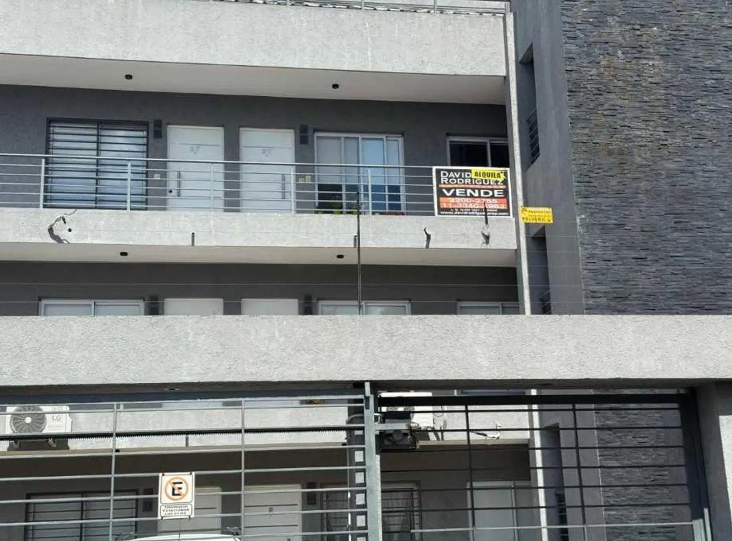 DEPARTAMENTO DE 2 AMBIENTES CON COCHERA + BAULERA EN MORON A LA VENTA 2