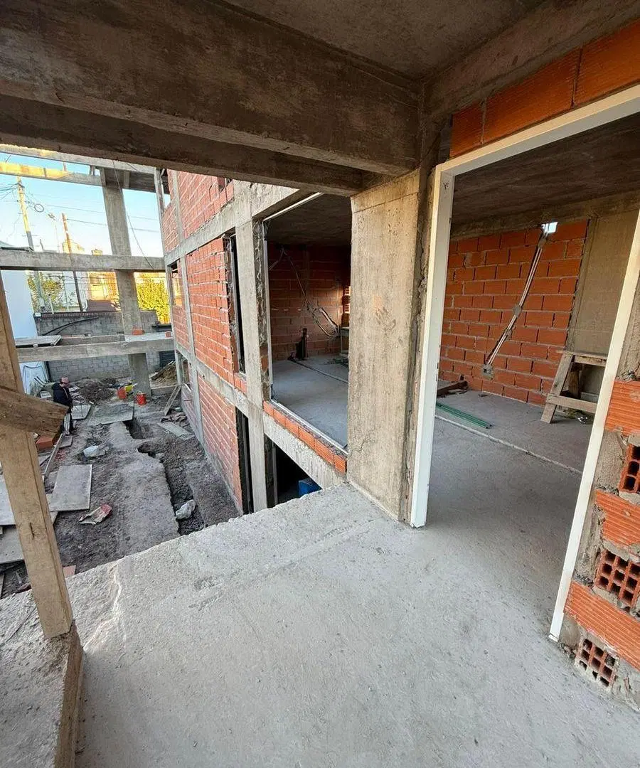 DEPARTAMENTO DE 3 AMBIENTES EN MORON A LA VENTA 4