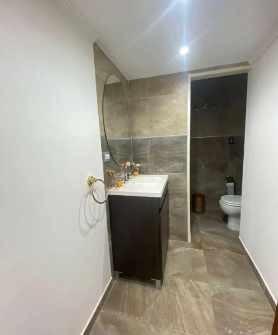 CASA DE 4 AMBIENTES EN EXCELENTE ESTADO-MORON 1