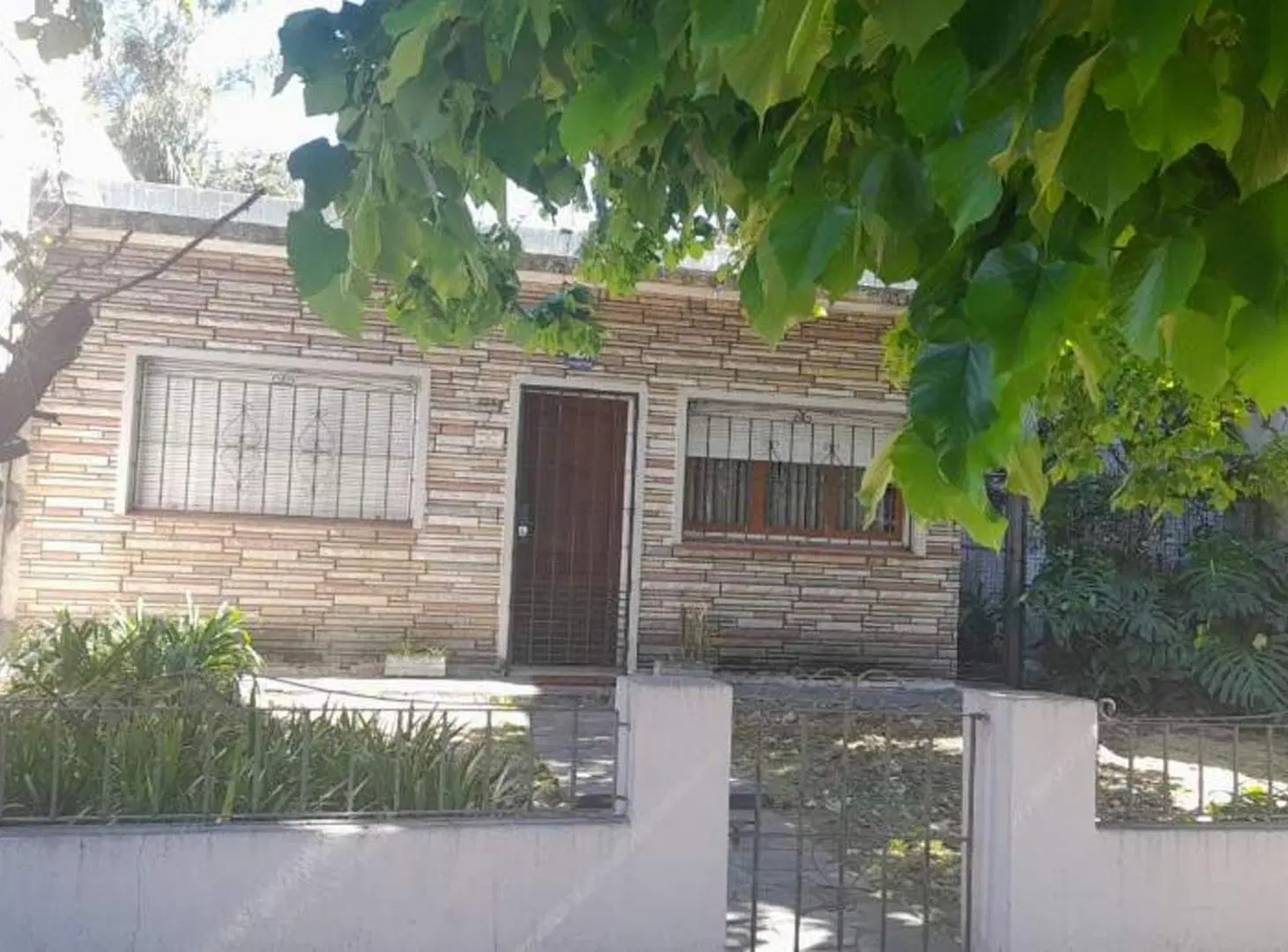 Casa de 3 ambientes a metros de Santa Rosa-CASTELAR 5