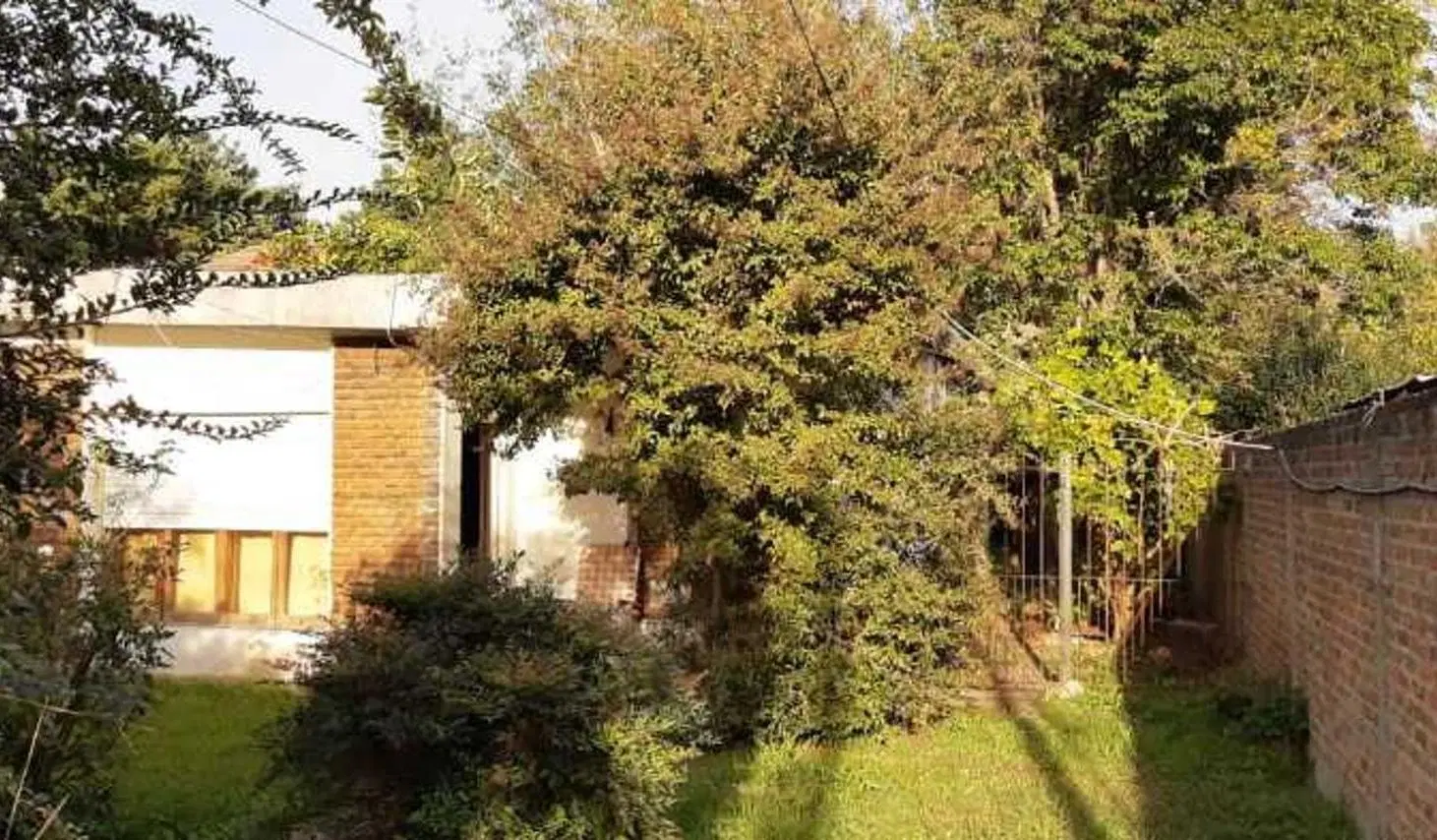 Casa a reciclar en excelente lote de 600 metros cuadrados-ITUZAINGO 4