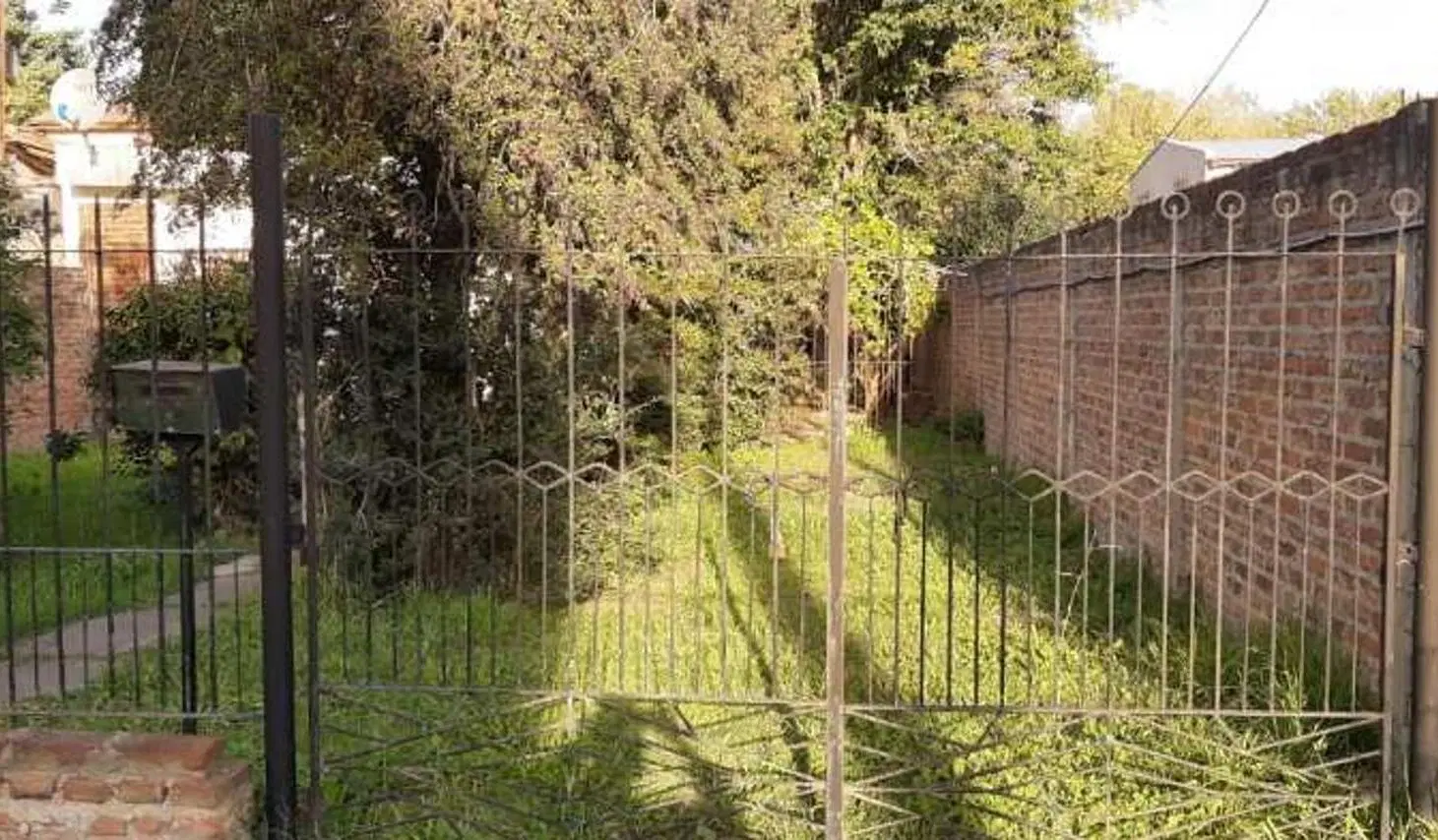 Casa a reciclar en excelente lote de 600 metros cuadrados-ITUZAINGO 3