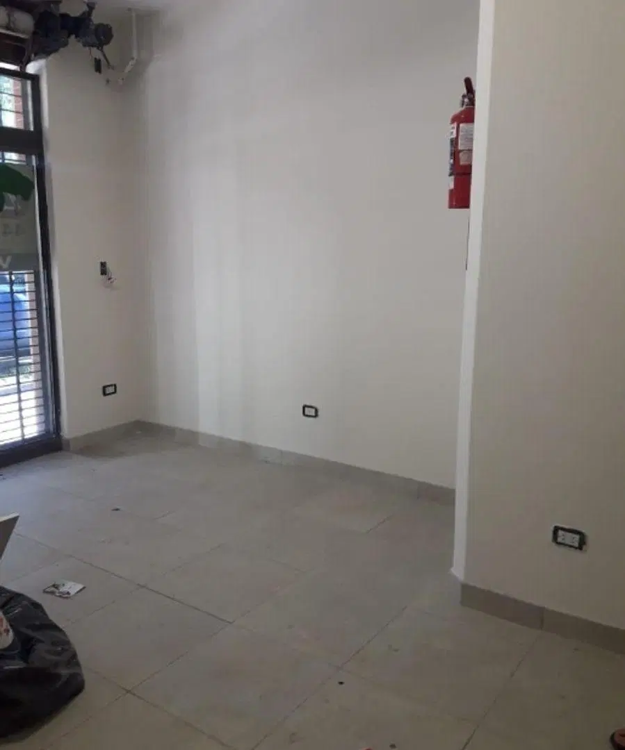 SE VENDEN DOS LOCALES JUNTOS O POR SEPARADO -MORON CENTRO 2