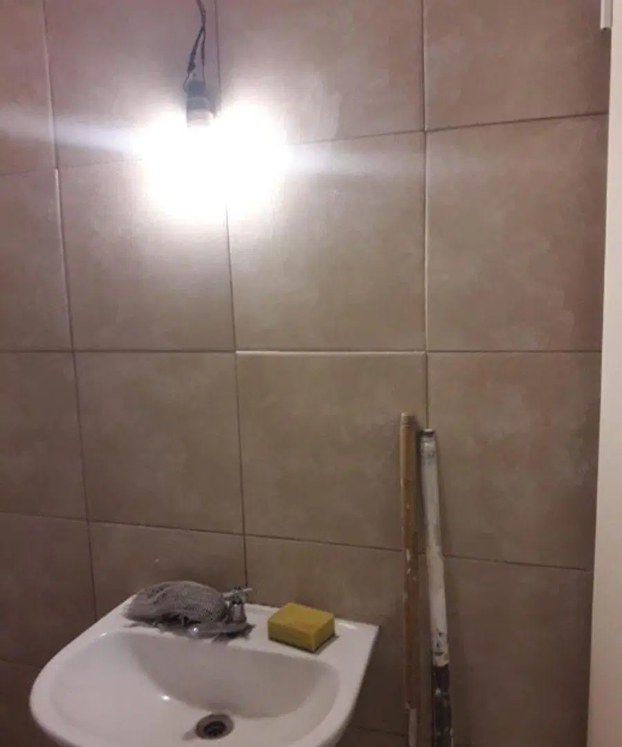 SE VENDEN DOS LOCALES JUNTOS O POR SEPARADO -MORON CENTRO 1