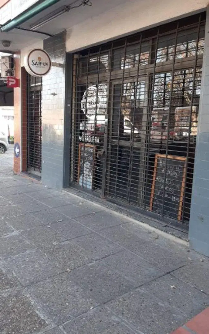 SE VENDEN DOS LOCALES JUNTOS O POR SEPARADO -MORON CENTRO 5