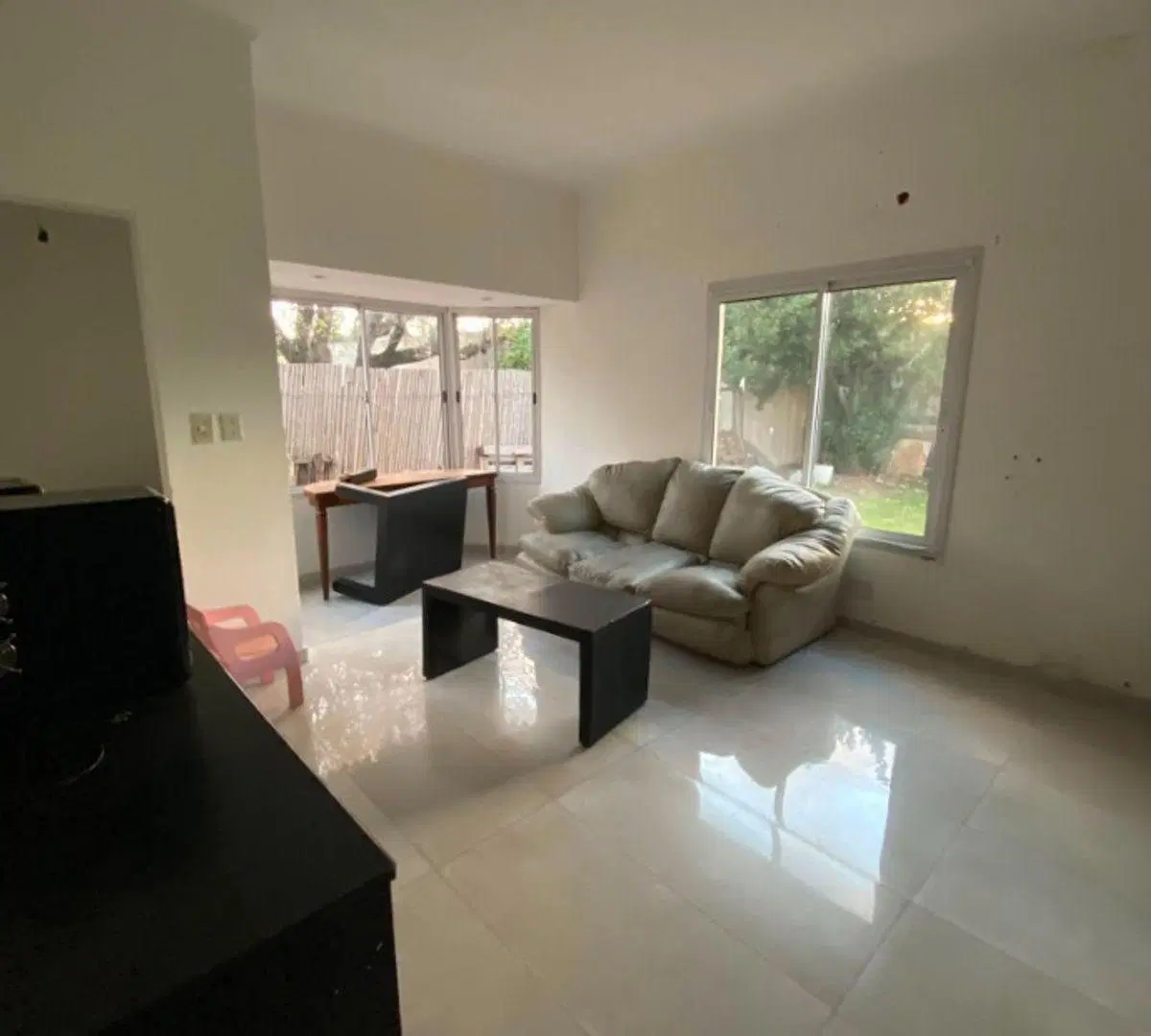 SE VENDEN 2 CASAS DE 3 AMBIENTES EN MORON 3