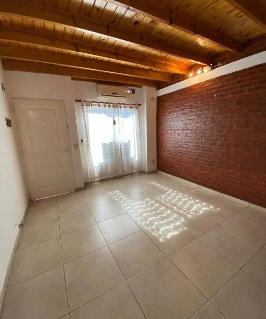 DUPLEX DE 2 AMBIENTES EN ALQUILER - VILLA SARMIENTO 2