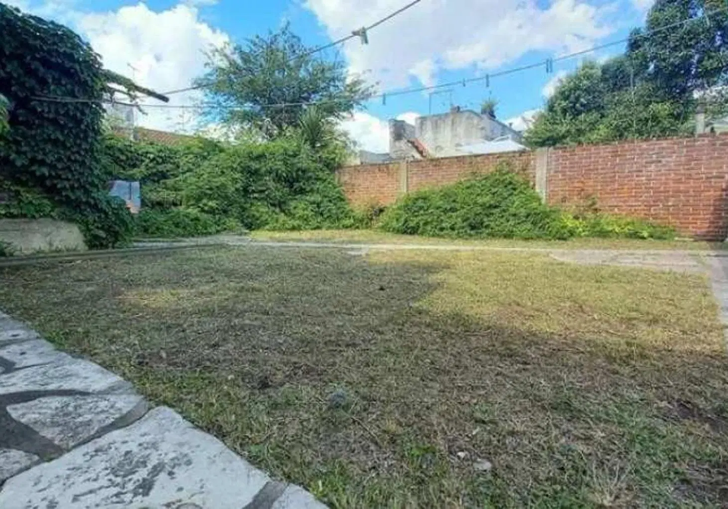 HERMOSA CASA EN CASTELAR NORTE CON JARDIN -CASTELAR 5