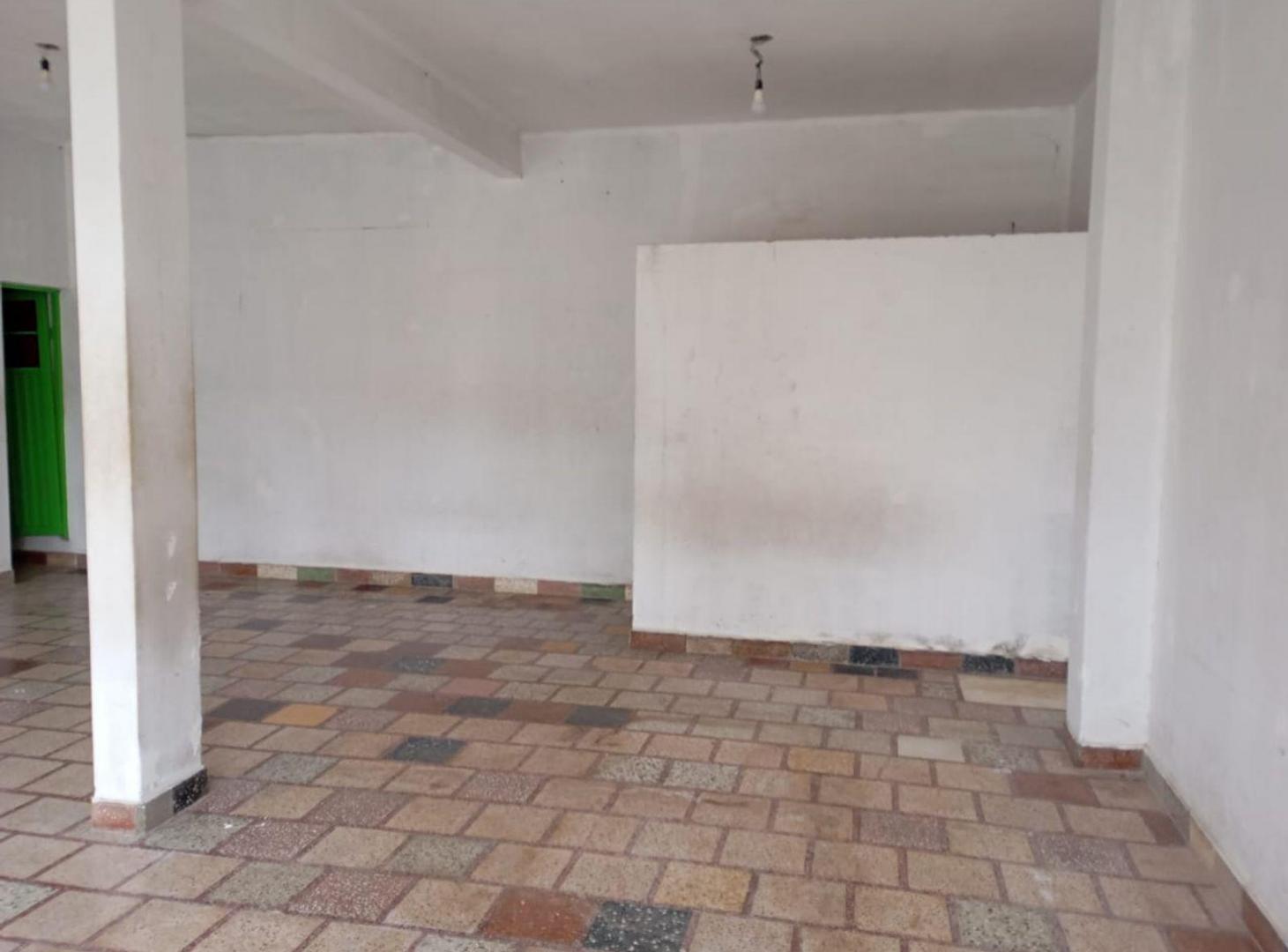 Foto de LOCAL COMERCIAL EN ALQUILER - MORON SUR, imagen 5
