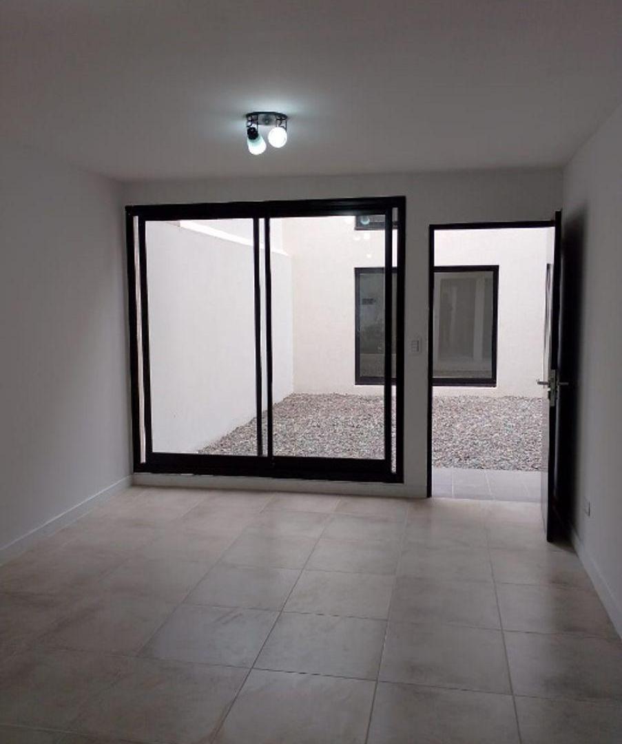 Foto de DEPARTAMENTO DE 2 AMBIENTES CON COCHERA EN ALQUILER - MORON SUR, imagen 3