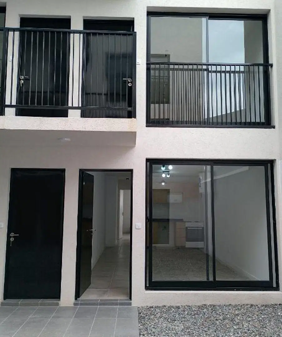 DEPARTAMENTO DE 2 AMBIENTES CON COCHERA EN ALQUILER - MORON SUR 4