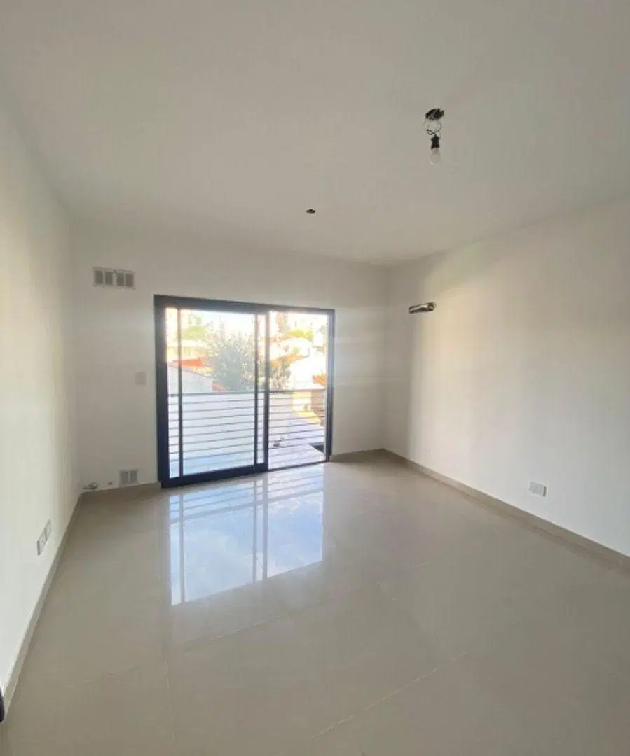 DEPARTAMENTO DE 2 AMBIENTES-MORON CENTRO 2