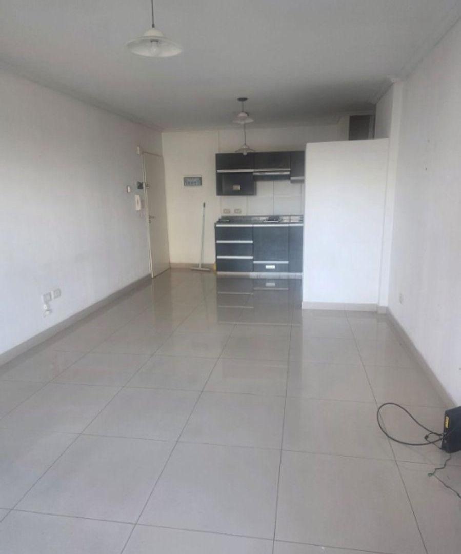Foto de MONOAMBIENTE EN ALQUILER - MORON CENTRO, imagen 1