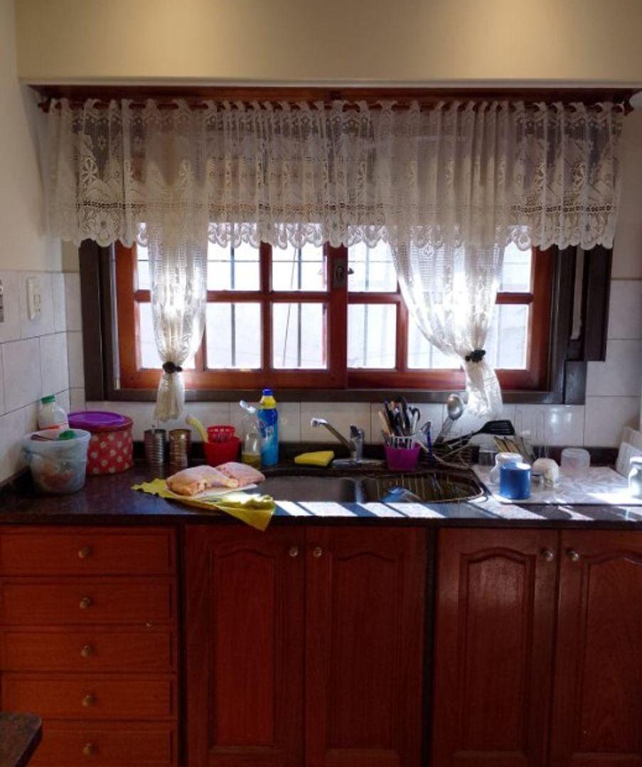 Foto de CHALET DE 5 AMBIENTES EN ALQUILER -MORON NORTE, imagen 3