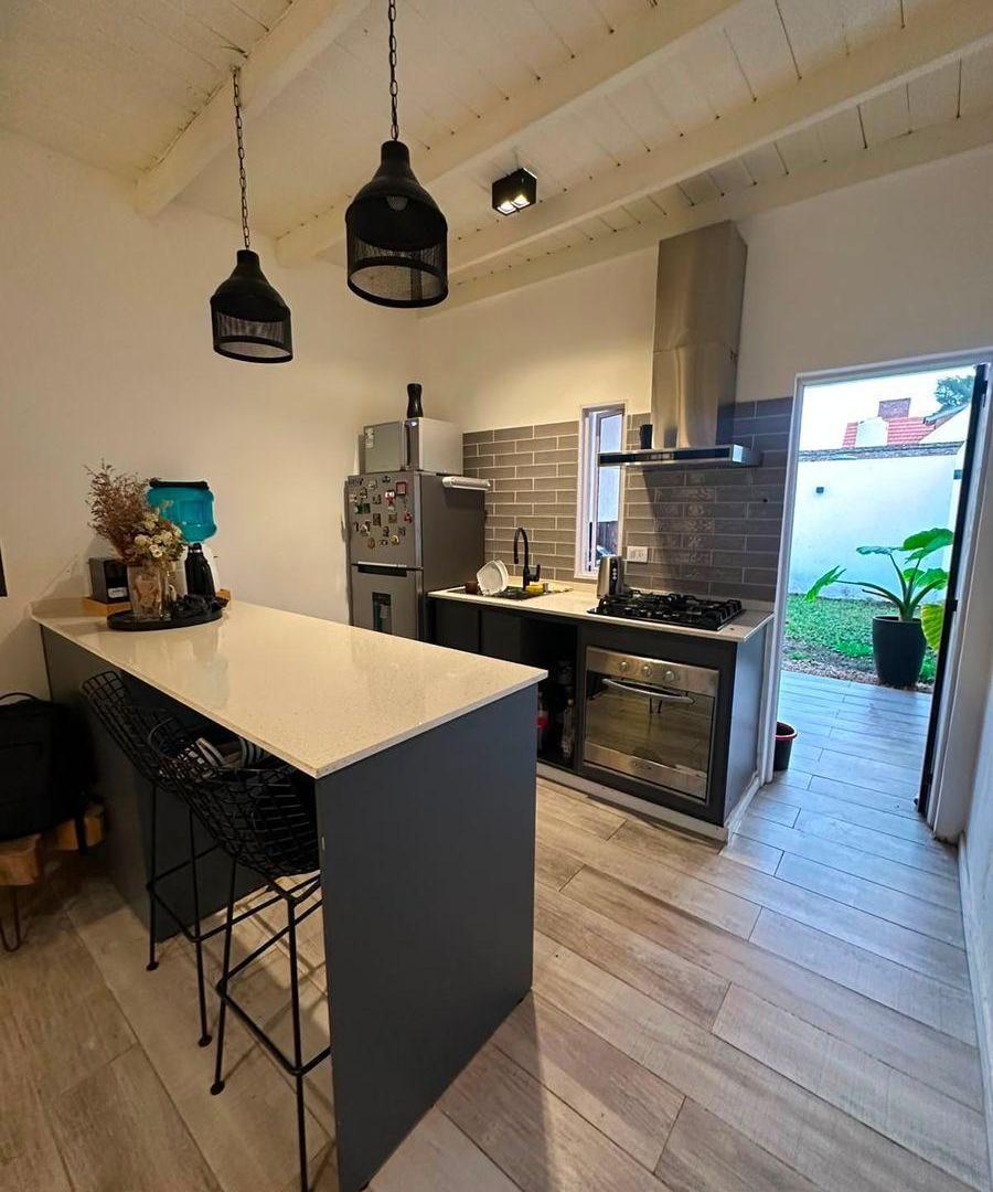 Foto de DUPLEX DE 2 AMBIENTES CON RETIRO DE FRENTE Y JARDIN EN ALQUILER - DON, imagen 5