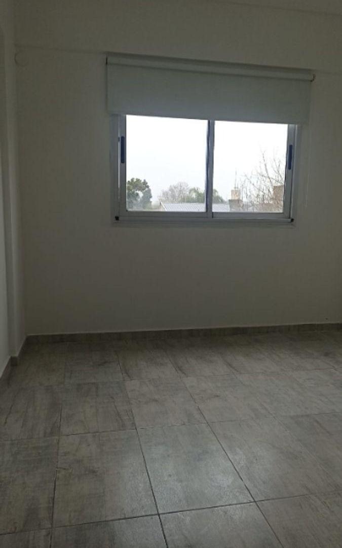 Foto de DEPARTAMENTO DE 2 AMBIENTES CON DISPOSICION AL FRENTE EN ALQUILER-, imagen 3