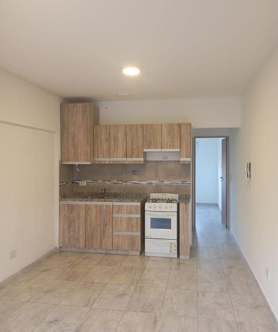 Foto de DEPARTAMENTO DE 2 AMBIENTES EN ALQUILER - MORON SUR, imagen 2
