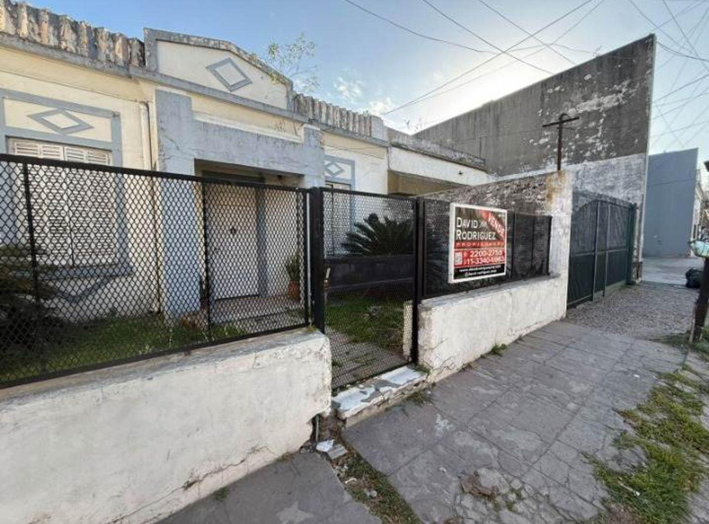 Foto de CASA A REFACCIONAR DE 4 AMBIENTES, imagen 2